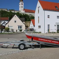 Flachwasserschubboot mit Anhänger